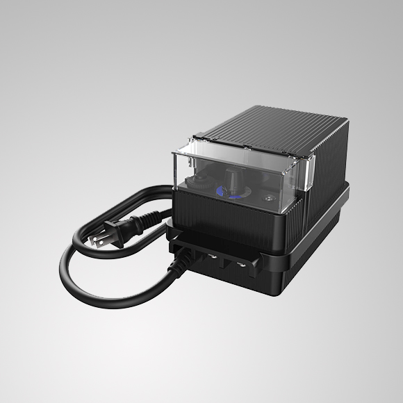 Transformateur extérieur basse tension de 60W avec minuterie et capteur photocellule, 120V AC à 12VAC, résistants aux intempéries.